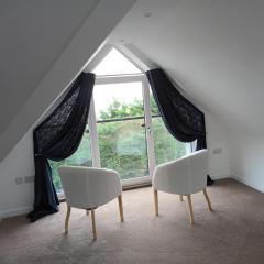 Stunning 2 bedroom flat for 5 people overlooking the sea 2A