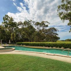 Golf Getaway Close to the Beach in Twin Waters