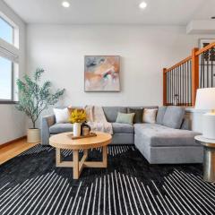 LakeView Queen Anne 3BR Townhome