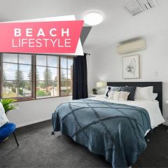 Sapphire by the Sea - Beach Family Modern