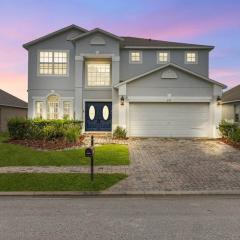 Luxurious 4 Bedroom Home with Pool near Disney