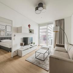 Stylish Apartment with Balcony and Pool