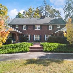 Spacious Historic Manor, Horse-Friendly
