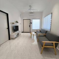 Little House Batu Pahat Homestay