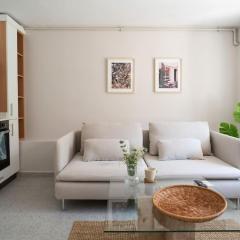 2BR Designed Flat In The Center of Buyukada