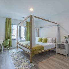 2 bedroom 2 bath Suite, Near American Dream and The Airport, Free Parking, King Bed and 2 Queen Beds, Washer and Dryer