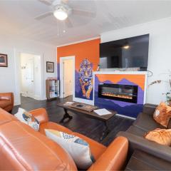 Cozy Downtown Seneca Bungalow