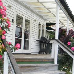 Magpie Cottage Homestay Bed & Breakfast