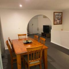 FAMILY 3-bedroom Everton Hills Apartment
