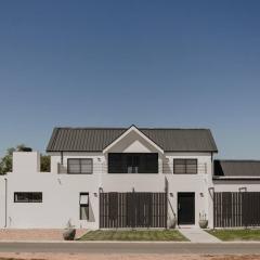 Albatross Lodge - Silwerstrand Golf and River Estate