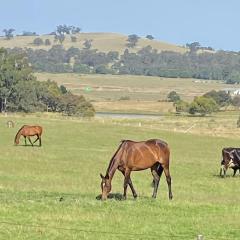 The Lancefield cottage - relax, revive and renew