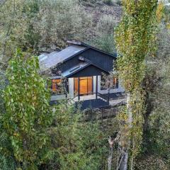 StayVista at Crystal Creek 2BR villa in Gulmarg with Free Breakfast