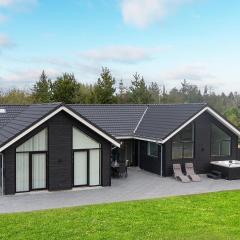 Gorgeous Home In Blokhus With Jacuzzi