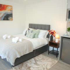 Ensuite Room 4 mins from Luton Airport