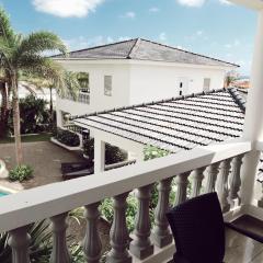 Palm Crest Curacao 150C