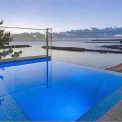 Wake up to the ocean at LegaSea