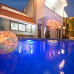 ll EMPYREAN STAY II LUXURY ll CELESTIAL UNICORN VILLA ll 3BHK ll AC ll PRIVATE BIG POOL ll