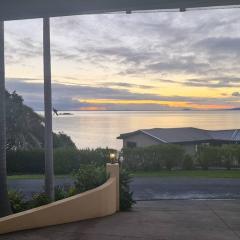 By the Sea 3 bedroom Apartment with ocean views