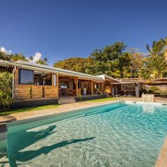 Villa Ô Pieds Nus 180m2 4 chambres piscine jardin tropical parking privé