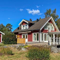 3 Bedroom Cozy Home In Ronneby