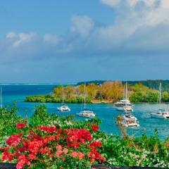 Boutique Villa on the Rocks with Stunning Sea Views, Infinity Pool & Private Sea