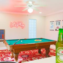 Pool Table, Minigolf, Games at Pondside FunHouse