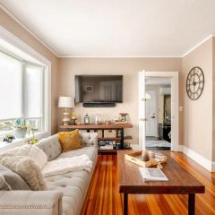 Gem by the water with firepit & all fenced backyard 2 Bedrooms