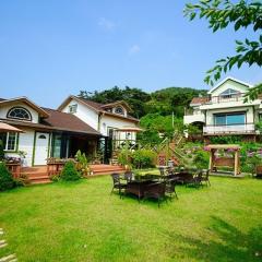 Pension on the Sea Shore in the Bosom Department Byeonsanbando