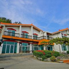 Bada Jeonmang With Hill Pension
