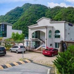 Moolangae Pension