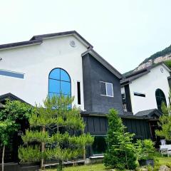 Poam Mountain Pool Villa Pension