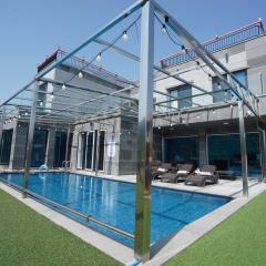 Pause Kids Pool Viila