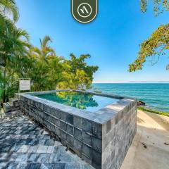 Luxury 3 BR Condo - Beachfront - Multiple Pools