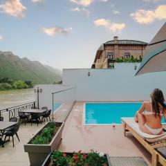 Riverside Estate Hotel