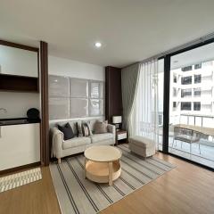 6th Avenue Sukhumvit 305 BTS Asoke & Nana MRT Sukhumvit