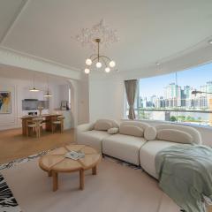 Eastern Hub - Bund Branch Simply Luxurious 4 King Beds, Big French Windows with Bund Views