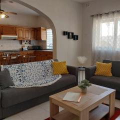 Nr41 Holiday Apartment - Close to Village Centre, Promenade, Shops & Restaurants