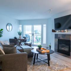 Echo Beach, 2 Bed, Lake View and Walkable to Beach