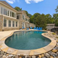 Whitetail Cove by AvantStay Lakefront w Pool Private Dock Sleeps 20