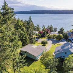 Wolf Beach Cottage by AvantStay Harbor Views