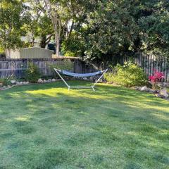 3BR Comfy Home, Gym & Garden in The Gap