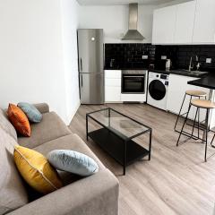 Modern City Centre Two Bedroom Windsor Apartment - Grand Central House