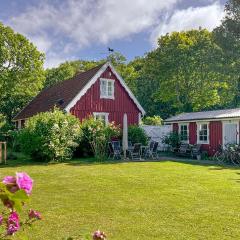3 Bedroom Lovely Home In Båstad