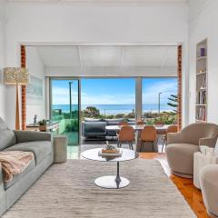 Birdy Beach House - An Idyllic Oceanfront Lifestyle