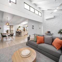 Pumicestone Beach House - 200m to the passage