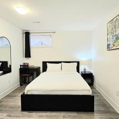 Cozy & Newly Renovated Room-Home Away in Toronto