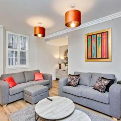Spectacular 2 bed, 2 bath in Edinburgh City Centre