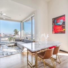 Penthouse 2BR with Jetliner Views in West Hollywood