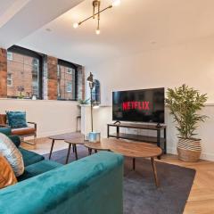 Birmingham City Centre Apartment - Sleeps upto 6 guests, on street car parking