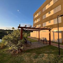 Apartamento prox Outlet Campo Largo BR e Hospitais, promoção café da manhã acima de 3 diarias, possui lava e seca